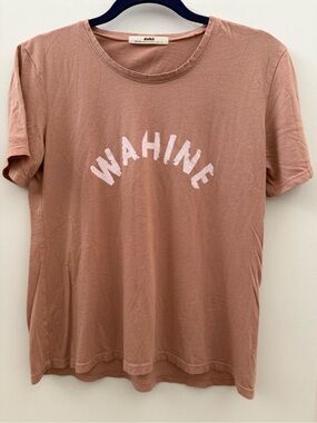 Dolkii Wahine Graphic Tee - Dusty Rose